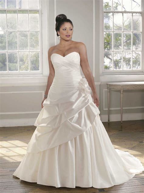Abiti & spose bellezza eleganza fascino senza tempo. Abiti da Sposa Taglie forti