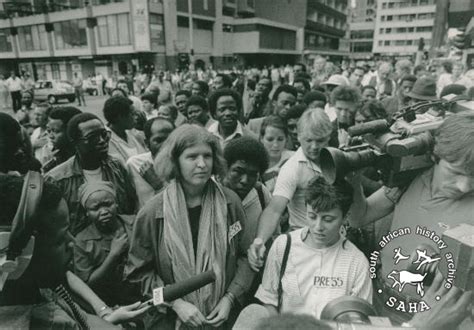 Saha South African History Archive The Crowd At An Impromptu Ecc Press Conference Jhb Oct