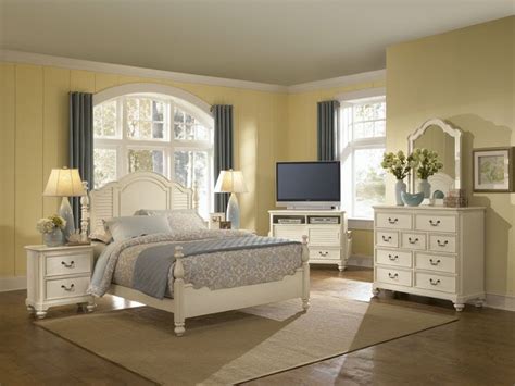 Lea Retreat Panel Bedroom In White Cream Bedroom Furniture