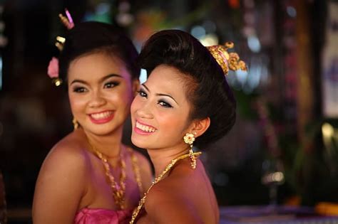 Hot dating is an innovative online dating site in south africa because it supports most of our 11 official languages! Top 5 Best Thai Dating Sites & Apps of 2020 - Expat Kings