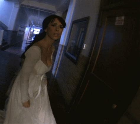 The Hottest Gifs Of Jennifer Love Hewitt Ever Gifs Izispicy