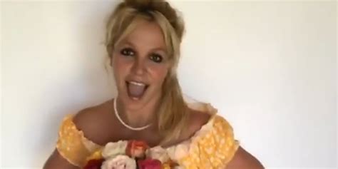 britney spears shows off her surprise flower t britney spears just jared