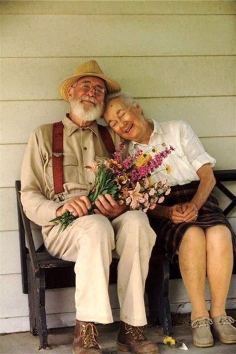 35 Photos Of Cute Old Couples That Will Give You The Ultimate Cute Old Couples Older Couples
