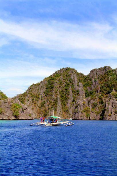 Coron Boating In Palawan Palawan Beautiful Islands Coron