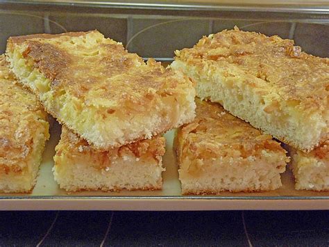 Den vorgang noch einmal wiederholen. Roros Quark - Ölteig Kuchen mit saftiger Mandelkruste ...