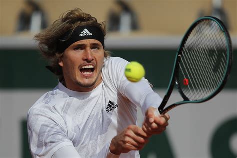 05/10 zverev, sabalenka reign in spain 09/30 zverev survives in five to deny frenchman Tennis, Alexander Zverev tranquillizza tutti: Tampone ...