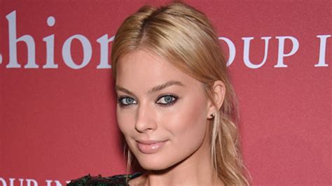 Margot Robbie Goes Back To Blonde Like The Look