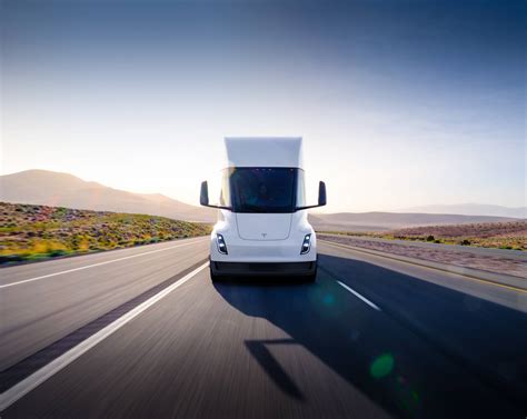 Nfz Messe Neue Bilder Von Teslas Semi Truck Lkw Elektromobilit T