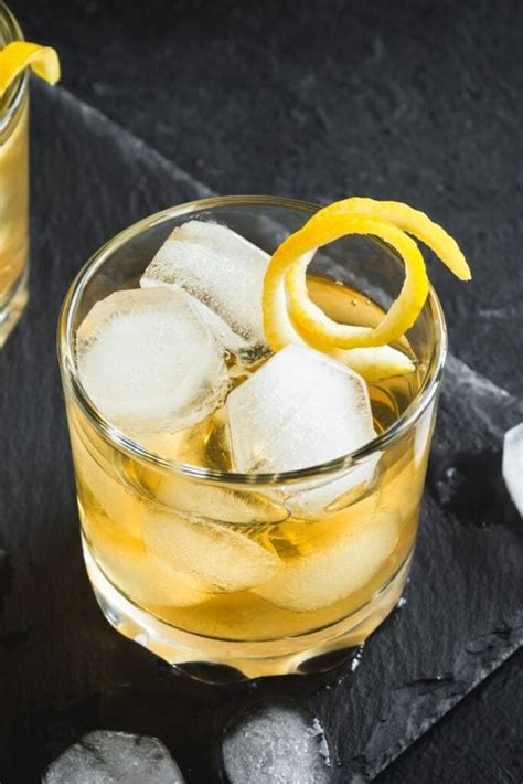27 Best Whiskey Cocktails Insanely Good