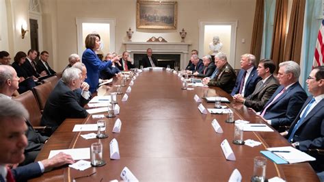 Nancy Pelosi Y Donald Trump La Foto De Una Tensa Reunión Video Cnn