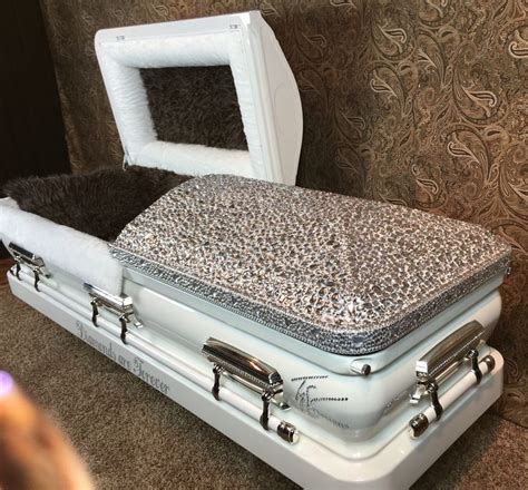 Pin By Amanda Jones On Funeral Planning Funeral Caskets Casket
