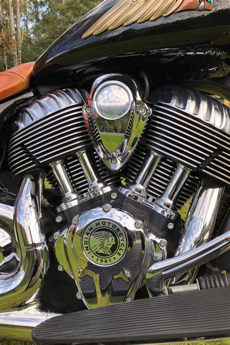 The indian chief vintage was introduced in 2014 as a throwback to the 1940's version of the chief line. 2014 Indian Chief Vintage - Custom - jfurness - Shannons Club