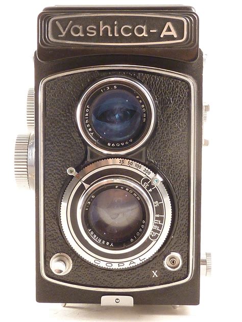 Yashica A Tlr 120 Film Camera Antique Cameras Old Cameras Vintage