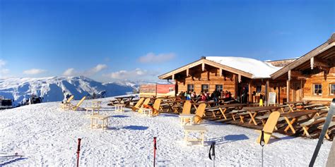 Bereits seit 1931 finden hier auf der piste streif die berühmten hahnenkammrennen statt. Kitzbühel: The Most Beautiful Ski Town in Europe