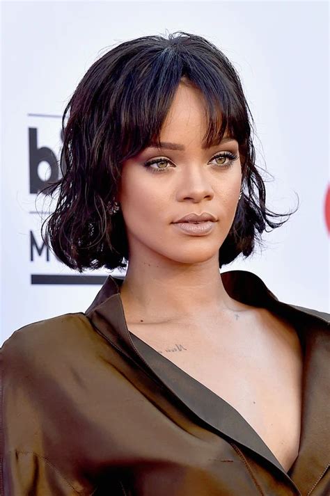 Are Rihannas Bangs Real The Singer Is Rocking A New Look — Photos