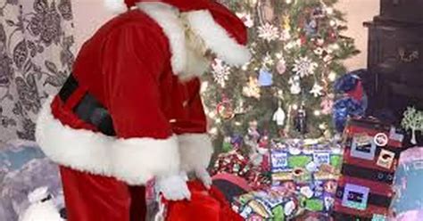 Catch Santa App Lets Children See Santa Delivering Presents On