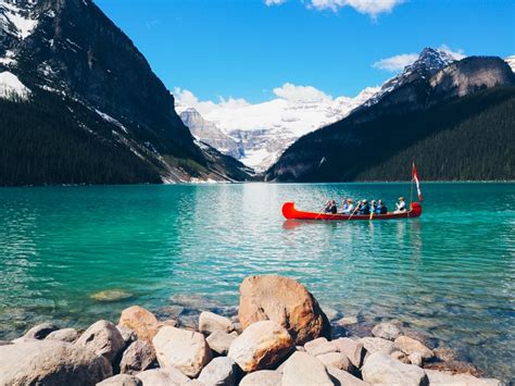 8 Tips For Visiting Lake Louise Canada