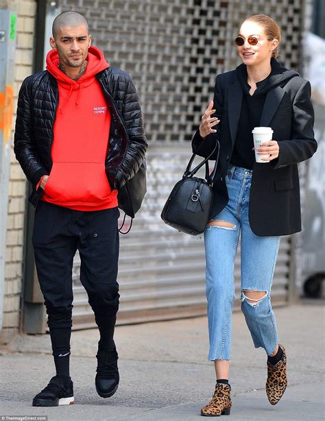 Gigi hadid and zayn malik are currently in paris for the french capitol's fashion week, but when they're not hitting the shows, they're. Gigi Hadid and Zayn Malik kiss in NYC after March split ...
