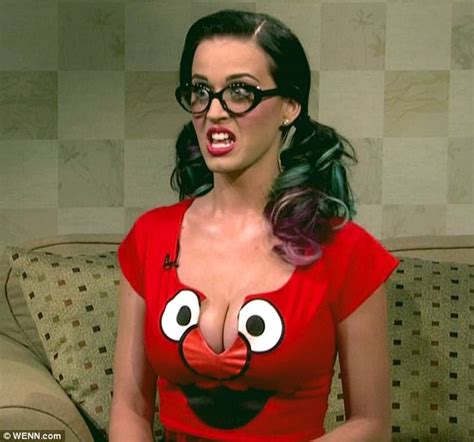 Katy Perry Musical Guest For Snl Season Finale In May Daily Mail Online