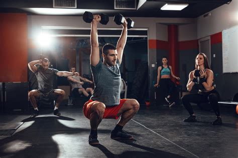 Cinco Ejercicios De CrossFit Que Puedes Hacer Con Mancuernas