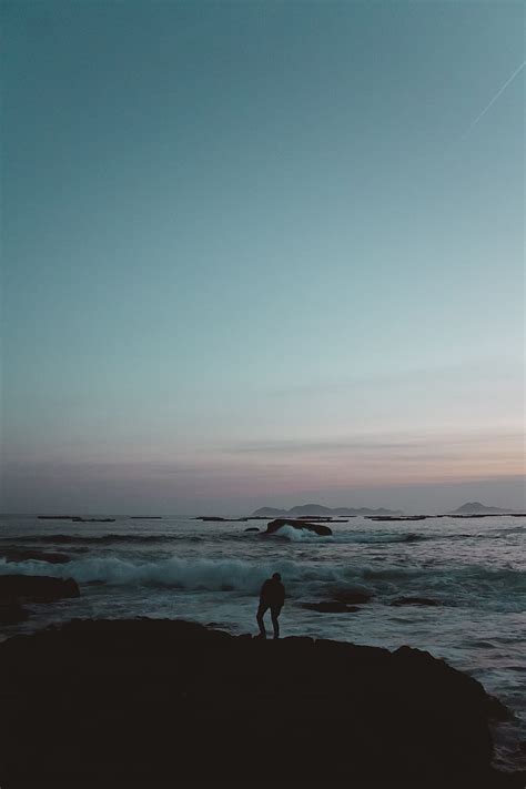 Silhouette Loneliness Sad Sea Shore Hd Phone Wallpaper Peakpx