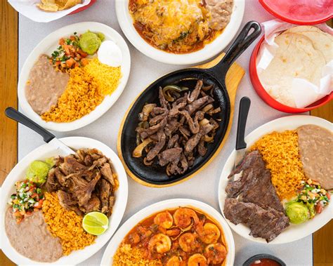 And maria caballero are honored to continue to share their traditional dishes from michoacan since 1995 with the fort collins community. Order Arroyo's Mexican Food Delivery Online | Dallas-Fort ...