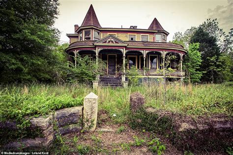 A Photographer Captures Haunting Images Of Abandoned Properties Across Georgia Daily Mail Online