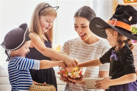 Kids Candy And Halloween How To Manage Candy Consumption During The