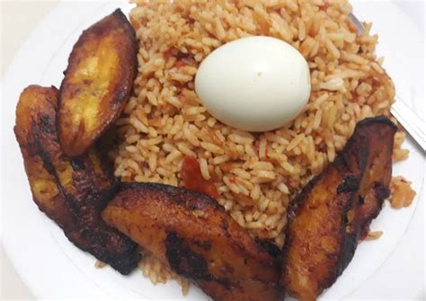 Jollof Rice Fried Plantain And Egg Recipe By Jane Fash Cookpad