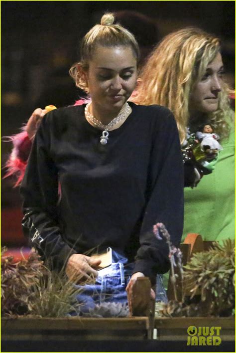 Miley Cyrus Grabs Low Key Dinner With Gal Pal Photo 842006 Photo Gallery Just Jared Jr