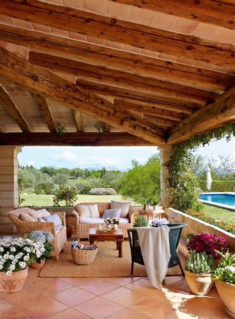A continuación, encontrará una selección de nuestro portfolio actual sobre el tema «comprar casa». Una casa en Mallorca acunada por el mar