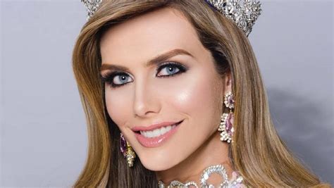 Primeira Trans A Disputar O Miss Universo Angela Ponce Faz Foto