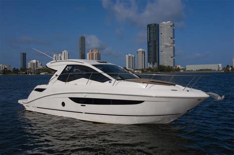 35 Sea Ray 350 Sundancer Coupe 2019 Hmy Yachts