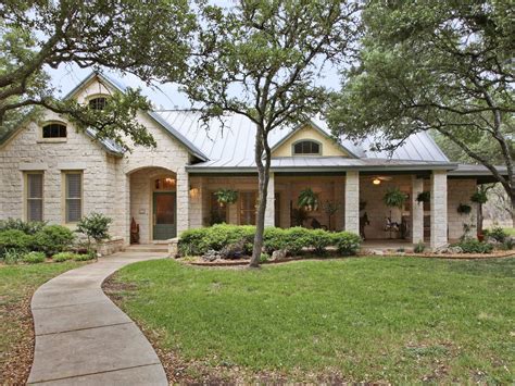 Texas Limestone Ranch Style Homes Classic Hill Country On 30 Acres