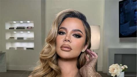 Khloé Kardashians Metal Lips Are A Bold Beauty Statement