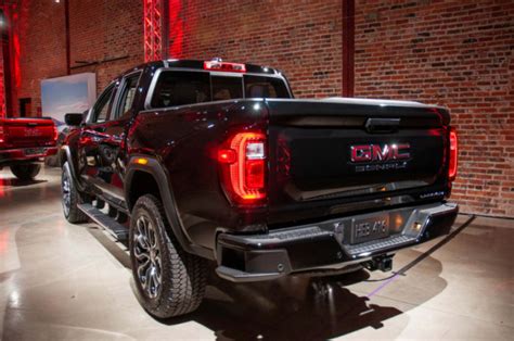 2023 Gmc Canyon Gets Bigger Faster More Expensive Topcarnews
