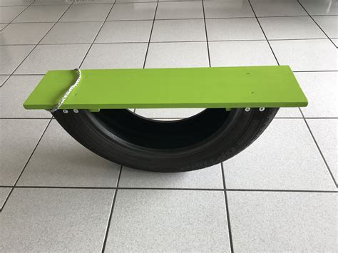 Bim Bam Avec Un Pneu Tyres Recycle Diy Recycle Recycling Teeter