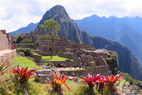 Machu Picchu Uma Das 7 Maravilhas Do Mundo Moderno Tem Criança Na Viagem