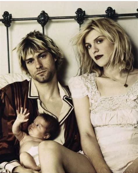 Kurt Cobain Courtney Love And Frances Bean 1992 Roldschoolcool