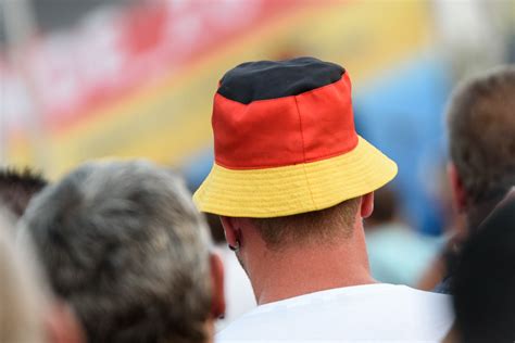 In hanau hat infobel eingetragene 6,328 registrierte unternehmen aufgelistet. Hanau ist kein Einzelfall - Lower Class Magazine