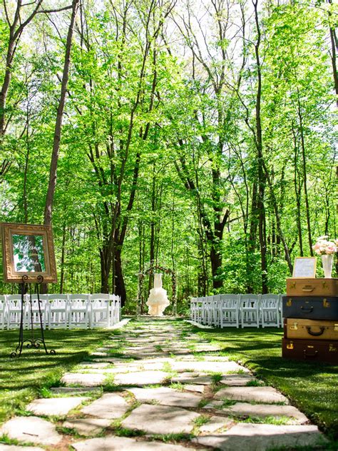 21 Best Outdoor Wedding Venues In Michigan