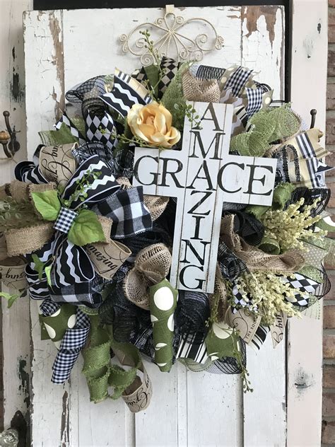 Pin by Burlap And Bling Wreaths on Burlap and Bling Wreaths | Easter wreaths, Christmas wreaths ...