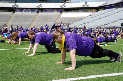 Huskies Enjoy Community And Movement At Uw Fitness Day The Whole U