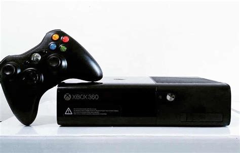 Xbox 360 Super Slim 4gb 2 Controles Kinect E Frete Grátis