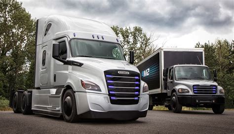 Daimler präsentiert zwei Elektro Lkw für USA ecomento de