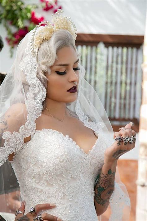 Buzzfeed Application See How One Latina Bride S Dia De Los Muertos Inspired Wedding Was Better