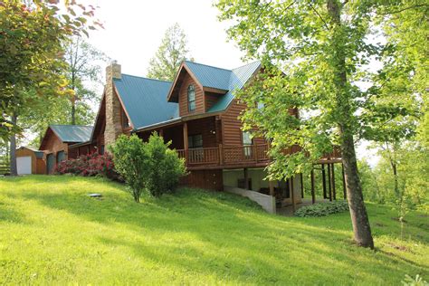 Stunning Log Home In Central Ky On Acres Mountain Property For Sale United Country Real