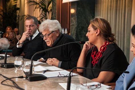 Τελευταία τροποποίηση 13:12, 15 ιουνίου 2021. Η μαγική παρουσίαση του βιβλίου της Ρέας Βιτάλη "Δεν ...