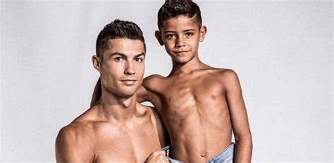 N O S Em Campo Que O Filho De Cristiano Ronaldo Imita O Pai Fotogalerias Jornal Record