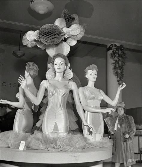 December 1942 New York Corset Display At Rh Macy And Co Department